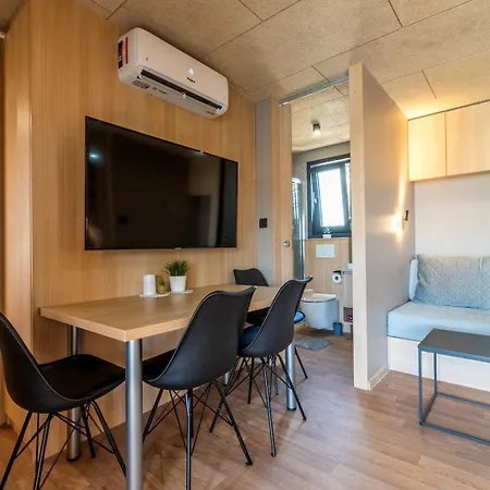 Pensjonat Mobile House Mlinar 3*