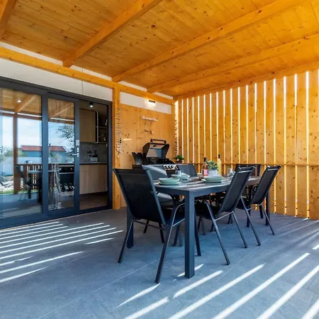 Mobile House Mlinar 3*